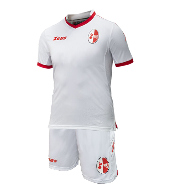 KIT REPLICA HOME 2017/18